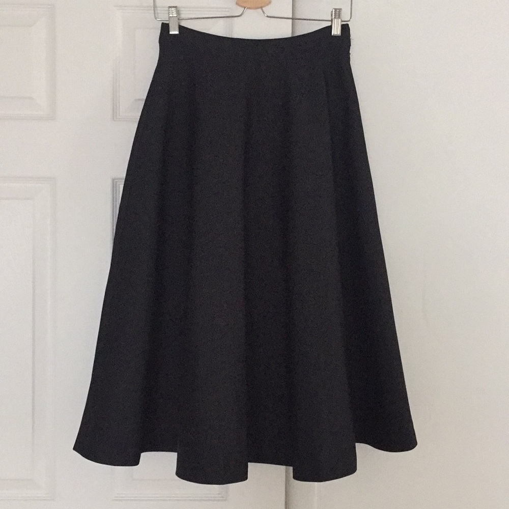 Beautiful constructed heavy black skirt from H&M